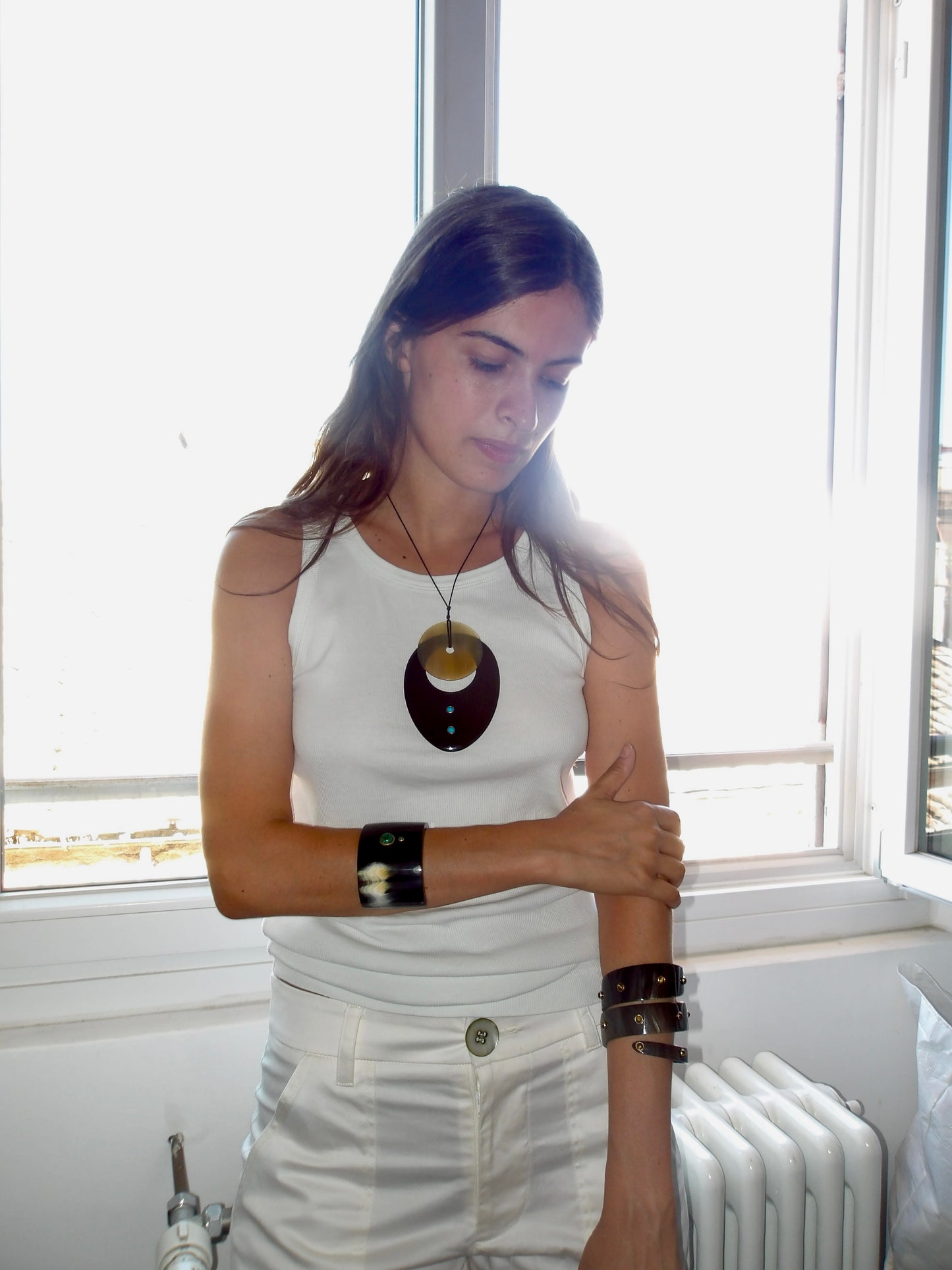 AMIRA HORN NECKLACE